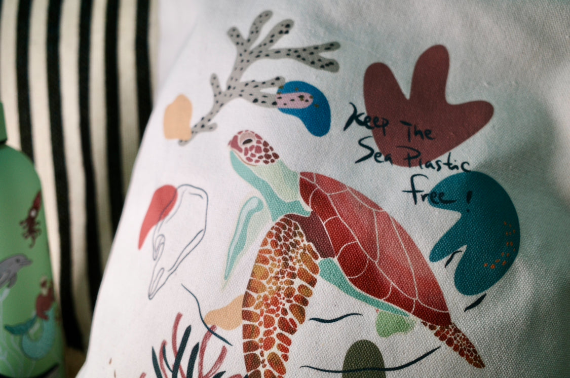 Sea turtle totebag