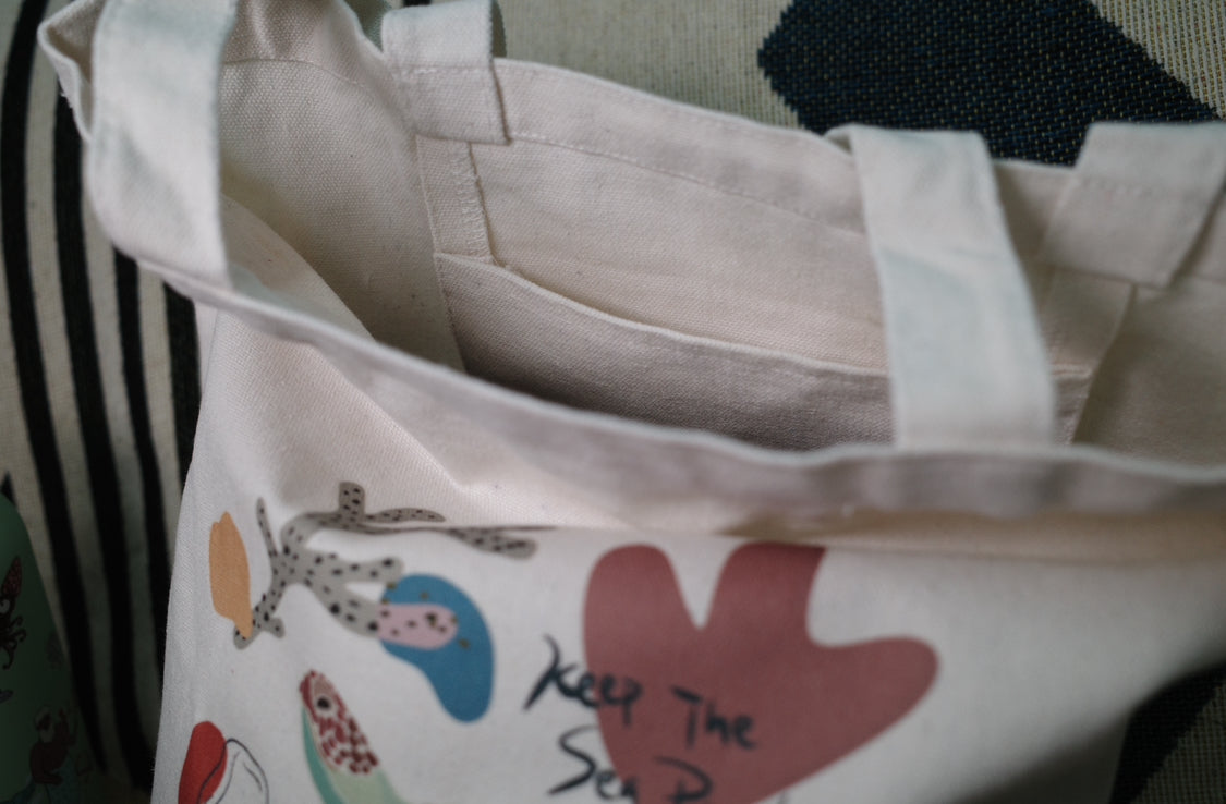 Sea turtle totebag